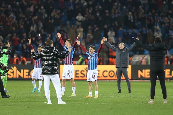  Spor Toto Süper Ligin 29. haftasında Göztepe yi 4-2 yenen Trabzonspor u spor yazarları yorumladı