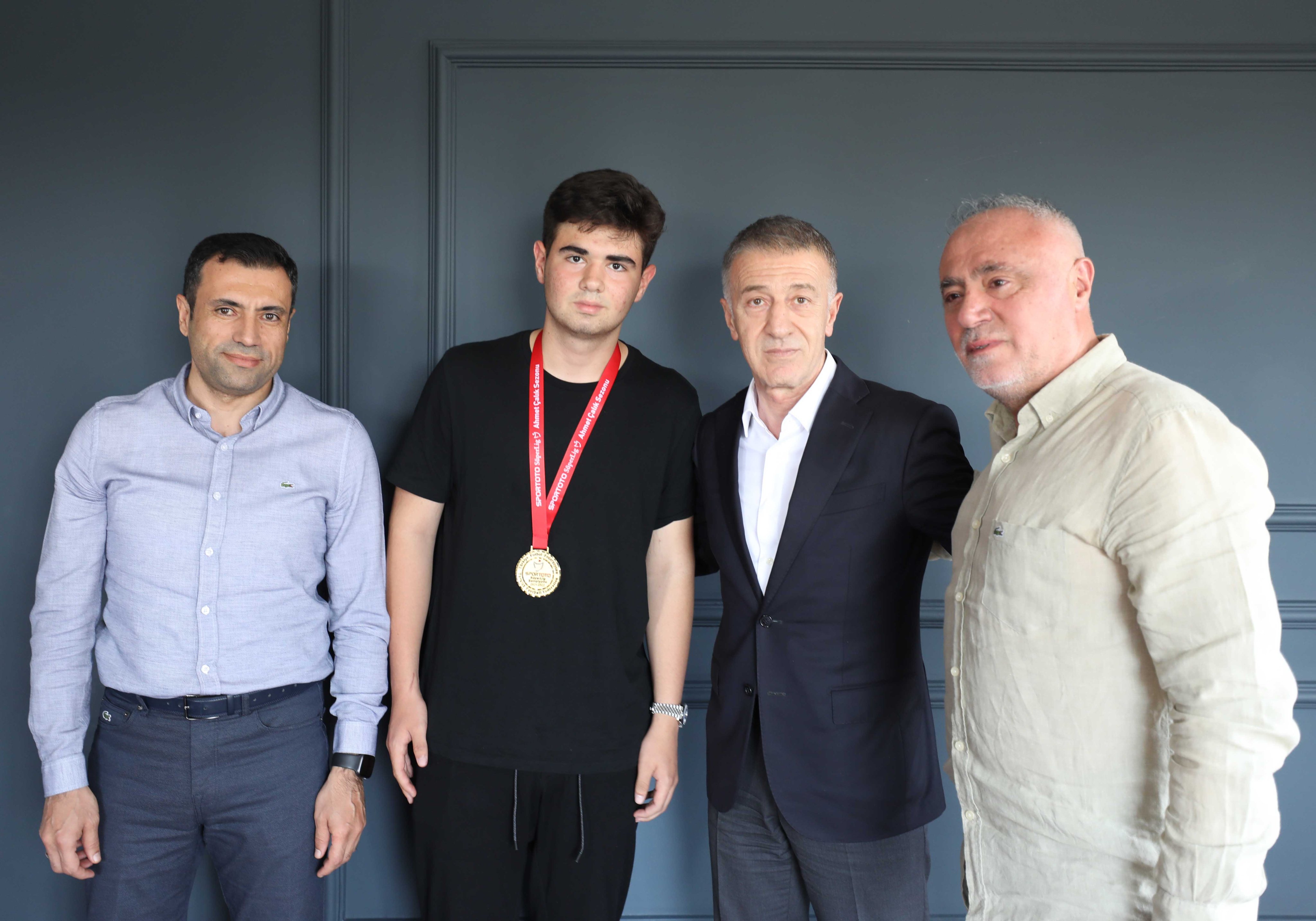 Trabzonspor Başkanı Ahmet Ağaoğlu’ndan Ahmet Çalık’ın ailesine ziyaret