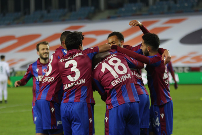 Trabzonspor Konyaspor'u rahat geçti 3-1 maçtan kareler