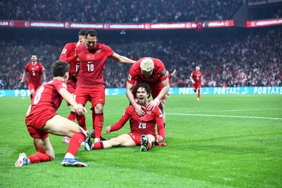 A Millilerden FIFA &ouml;ncesi iki &ouml;zel prova