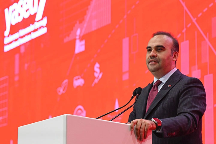 Bakan Kacır: T&uuml;rk sanayisi 2026&rsquo;da y&uuml;kselişini hızlandıracak
