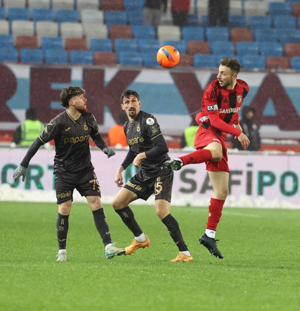 Trabzonspor’da Uğurcan Çakır ile Stefan Savic’in sağlık durumuyla ilgili açıklama
