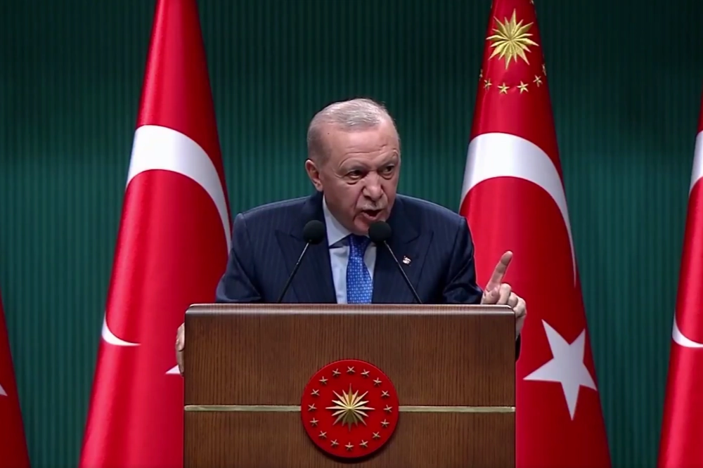 Kabine sonrası kritik a&ccedil;ıklamalar! İhracatta rekor, Avrupa yol ayrımında, bayram tatili 9 g&uuml;n oldu