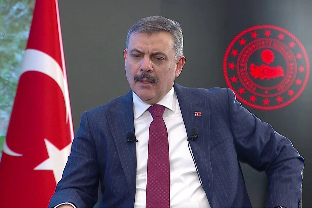 Bakan &Ccedil;ift&ccedil;i a&ccedil;ıkladı! İstanbul&rsquo;da polisle &ccedil;atışmaya giren 3 ter&ouml;rist etkisiz hale getirildi