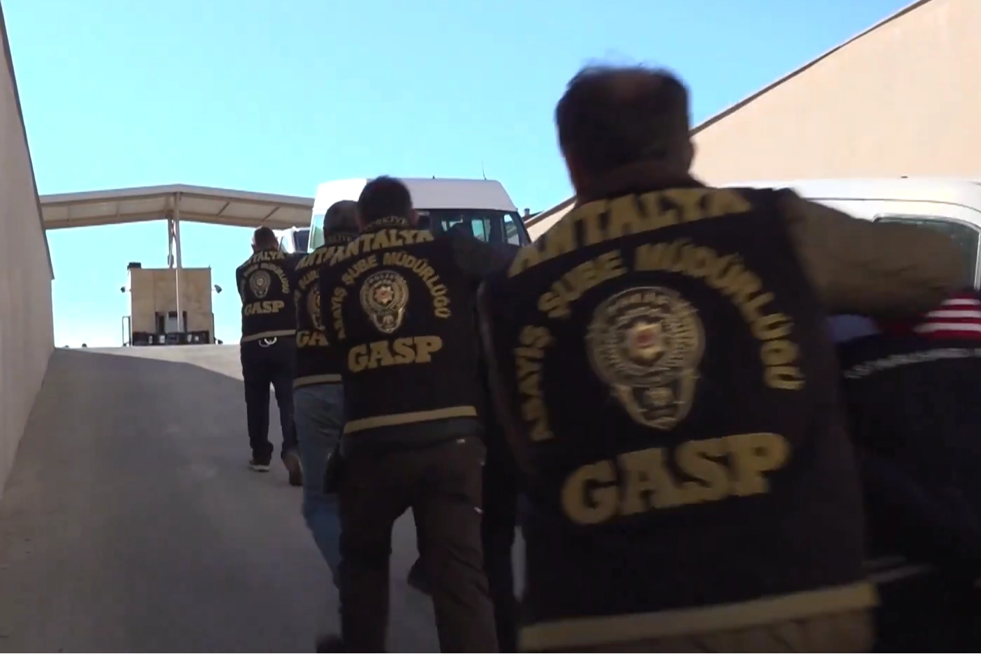 Antalya'da milyon dolarlık kripto para gaspı &ccedil;etesi &ccedil;&ouml;kertildi