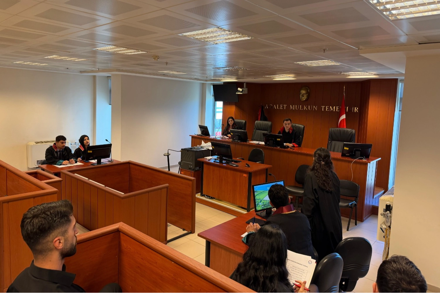 Trabzon&rsquo;da hukuk &ouml;ğrencilerine yargı sim&uuml;lasyonu