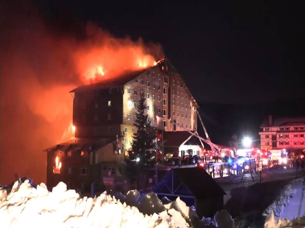 78 kişinin öldüğü yangında otel müdürü, ilk önce otel yetkililerini arayarak ‘Bir an önce çıkın’ demiş
