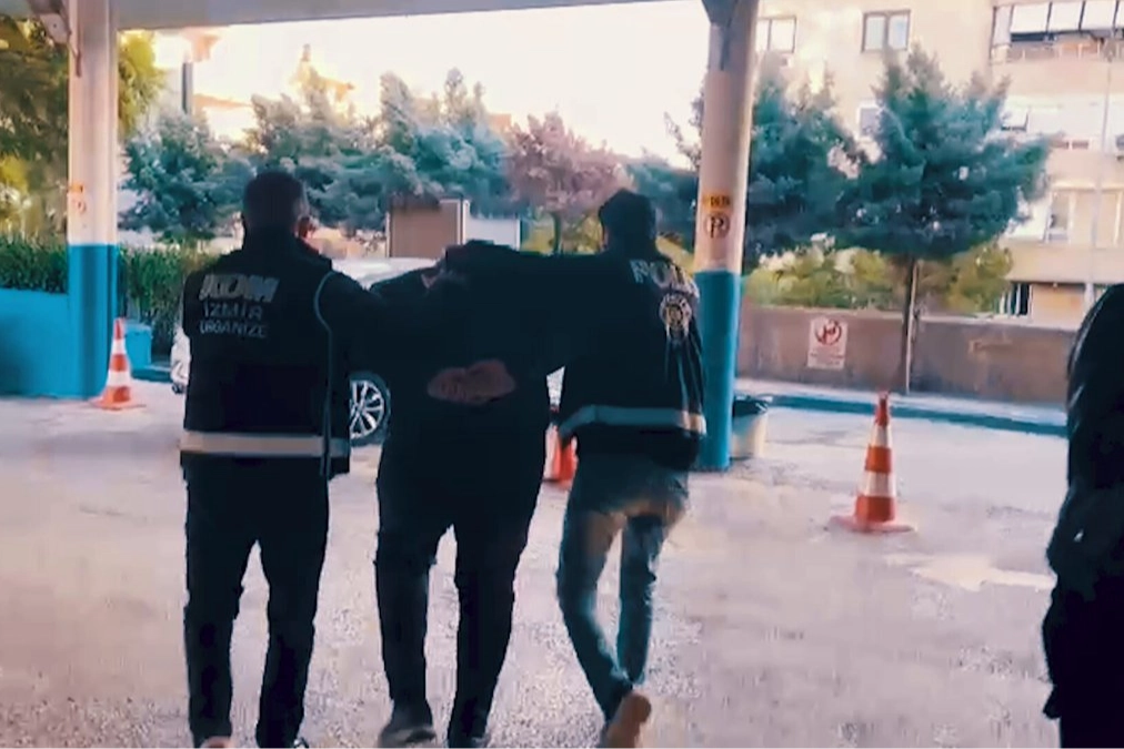 17 ilde FET&Ouml; operasyonu: Aktif kamu g&ouml;revlilerinin de olduğu 81 ş&uuml;pheli yakalandı