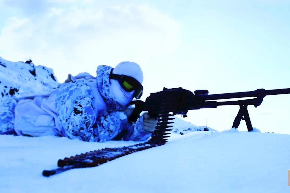 Ter&ouml;rle m&uuml;cadele amansız s&uuml;r&uuml;yor