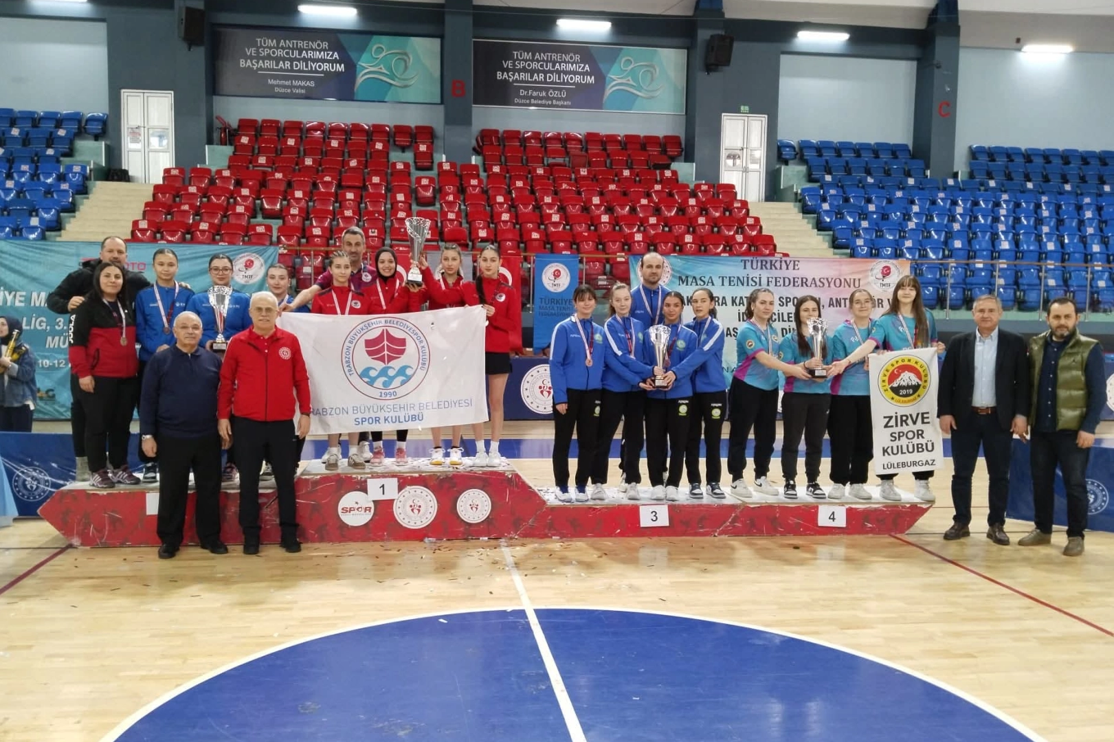 Trabzon&rsquo;un Kadın Masa Tenisi Takımı şampiyon oldu