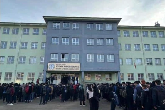 MEB a&ccedil;ıkladı! Siverek&rsquo;te eğitime 4 g&uuml;n ara verildi