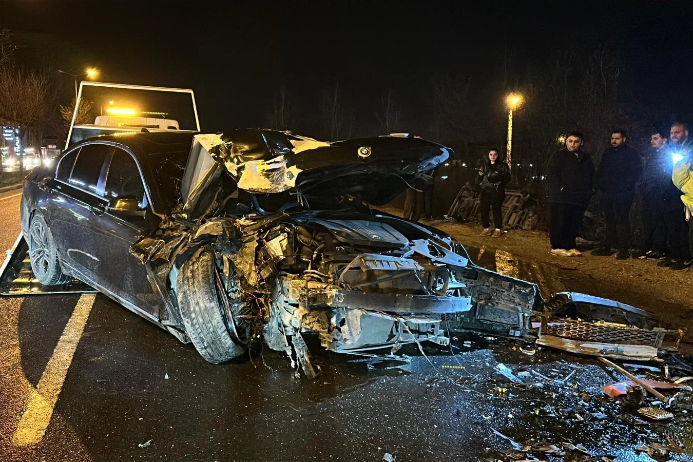 D&uuml;zce'de otomobil otob&uuml;se &ccedil;arptı: 5 yaralı