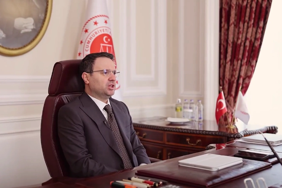 Bakan G&uuml;rlek: Adalet ailemizi daha g&uuml;&ccedil;l&uuml; ve saygın hale getireceğiz