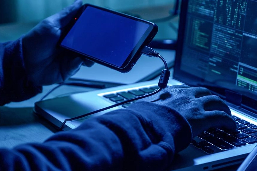 Bayram &ouml;ncesi dolandırıcılık uyarısı! Yapay zek&acirc; destekli mesajlara dikkat