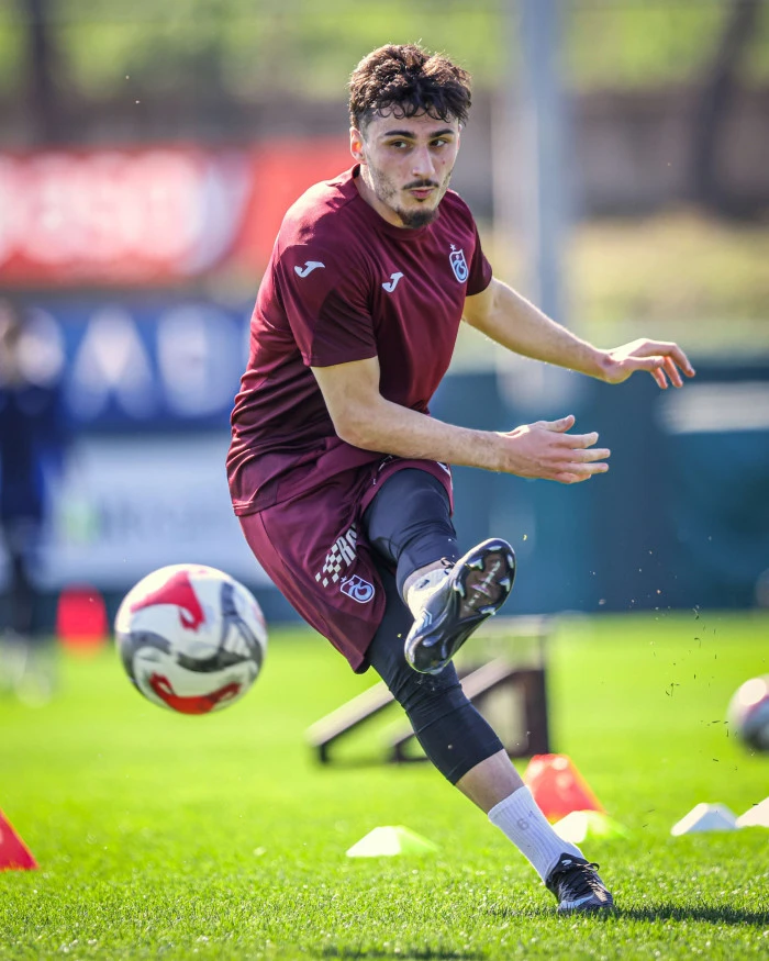 Zirve Randevusu Başladı: Trabzonspor'da Galatasaray Derbisi Mesaisi