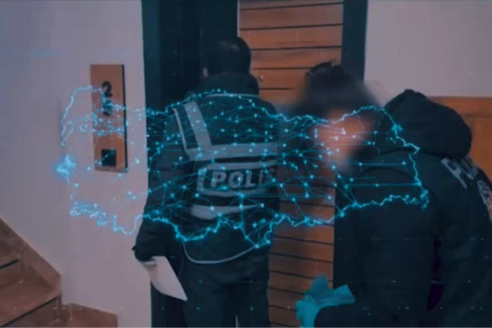 Siber su&ccedil;lara 5 g&uuml;nde b&uuml;y&uuml;k darbe! 37 ilde 259 ş&uuml;pheli yakalandı