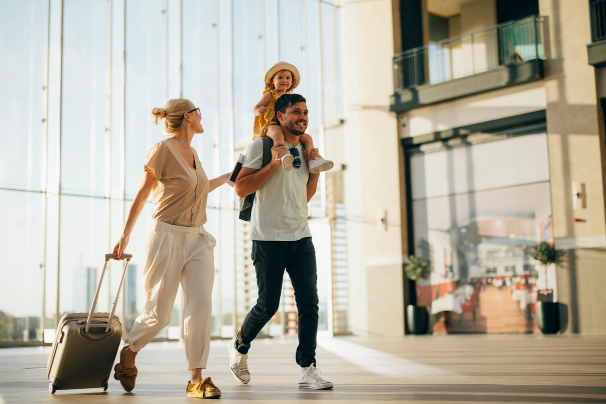 İlk yurt dışı seyahati i&ccedil;in rehber! Vizesiz rotalar, Schengen ve tur se&ccedil;enekleri