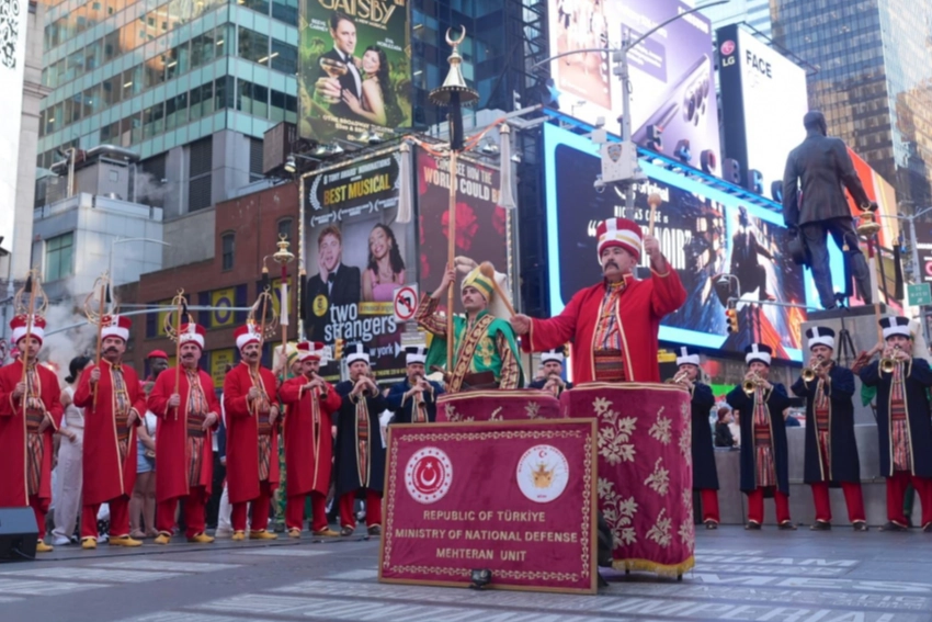 MSB Mehteran Birliği'nden Times Meydanı'nda m&uuml;thiş performans