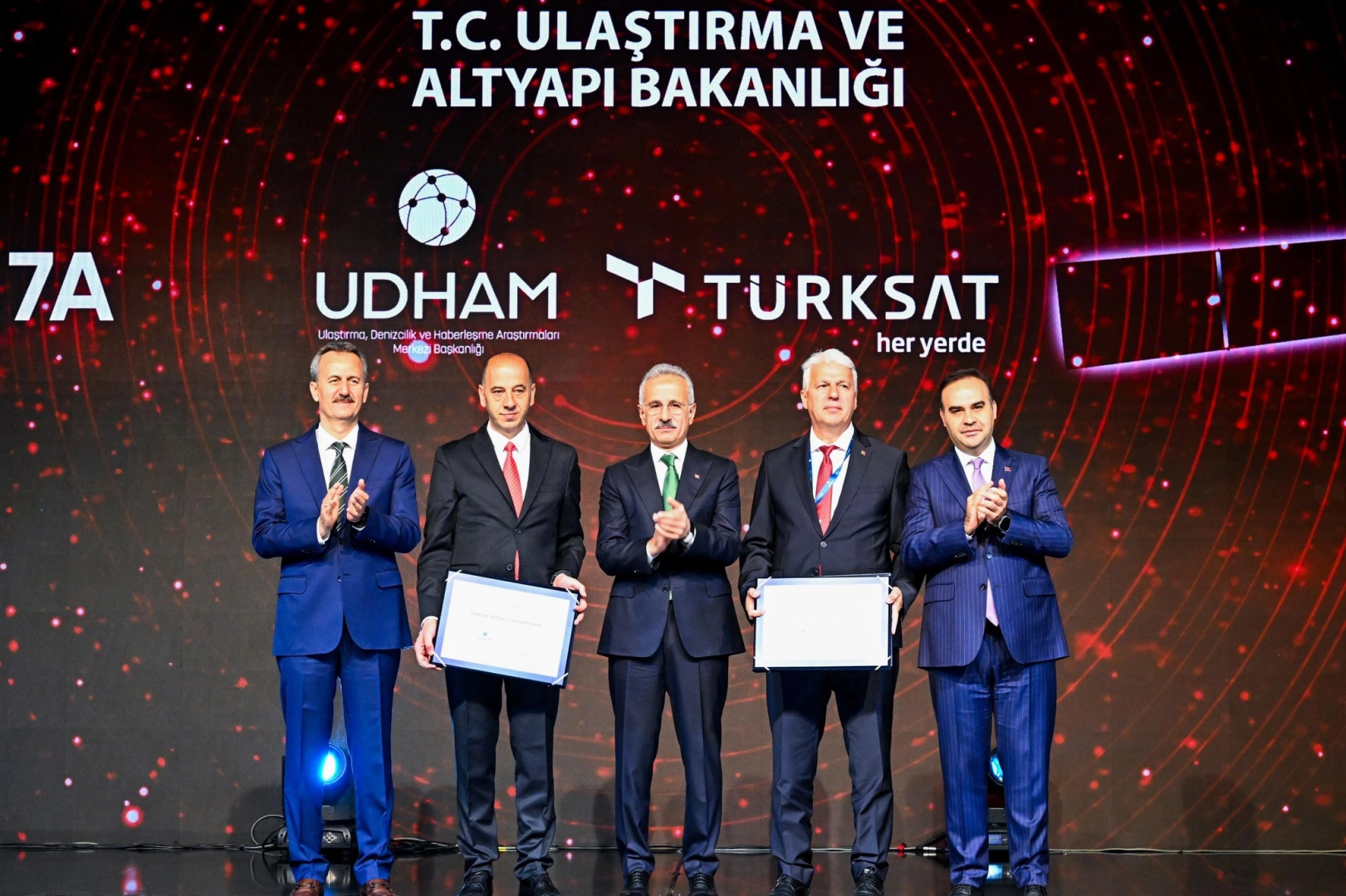Uzayda Güçlü Türkiye! İmzalar TÜRKSAT 7A için atıldı