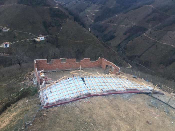 Ordu'da şiddetli rüzgar maddi hasara neden oldu