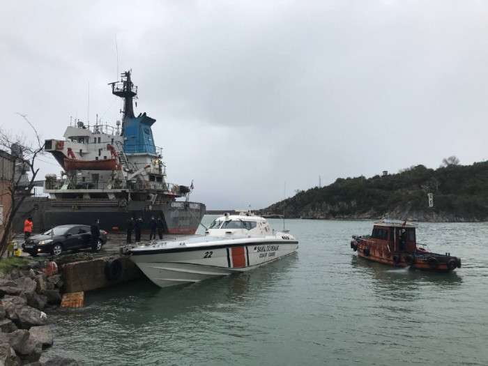 Karadeniz'de batan kuru yük gemisinden 6 kişi kurtarıldı