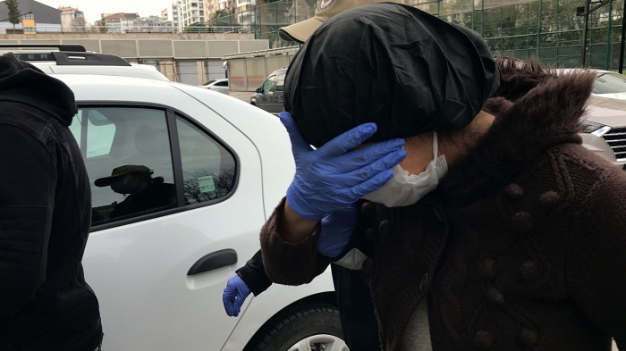 Samsun'da çöp konteynerinde bulunan bebeğin annesi ve anneannesi yakalandı