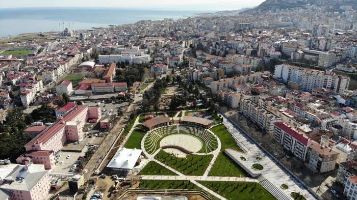 AK Parti Trabzon Milletvekili Cora, Ortahisar Millet Bahçesi'ndeki çalışmaları inceledi