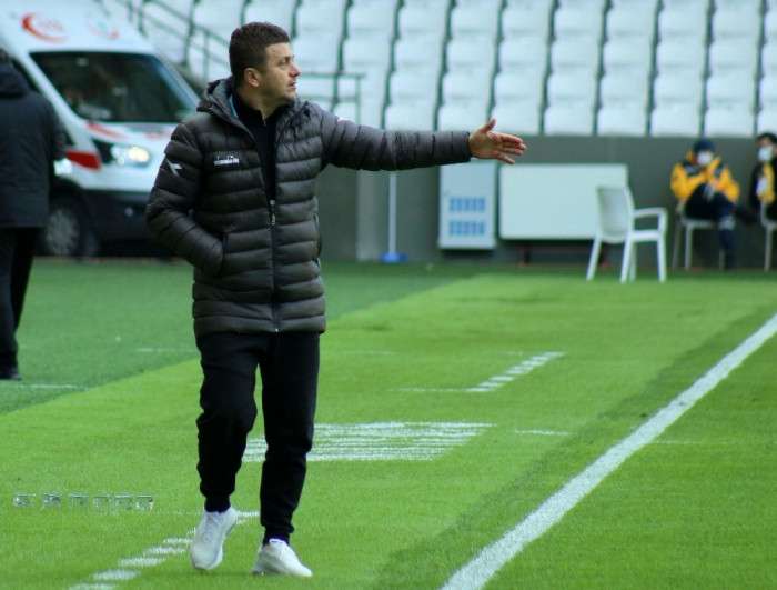 Giresunspor Teknik Direkt&ouml;r&uuml; Hakan Keleş: Bu hikayenin sonunun mutlu bitmesi tek dileğimiz