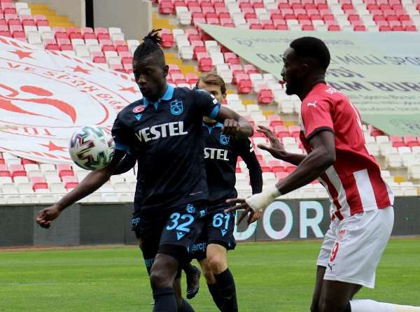 Abdulkadir Parmak ve Edgar cezalı duruma düştüler Kayseri maçında forma giyemeyecekler