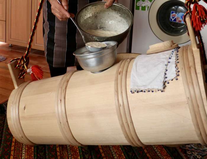 Ahşap yayıktan sofralara uzanan lezzet: Tonya tereyağı