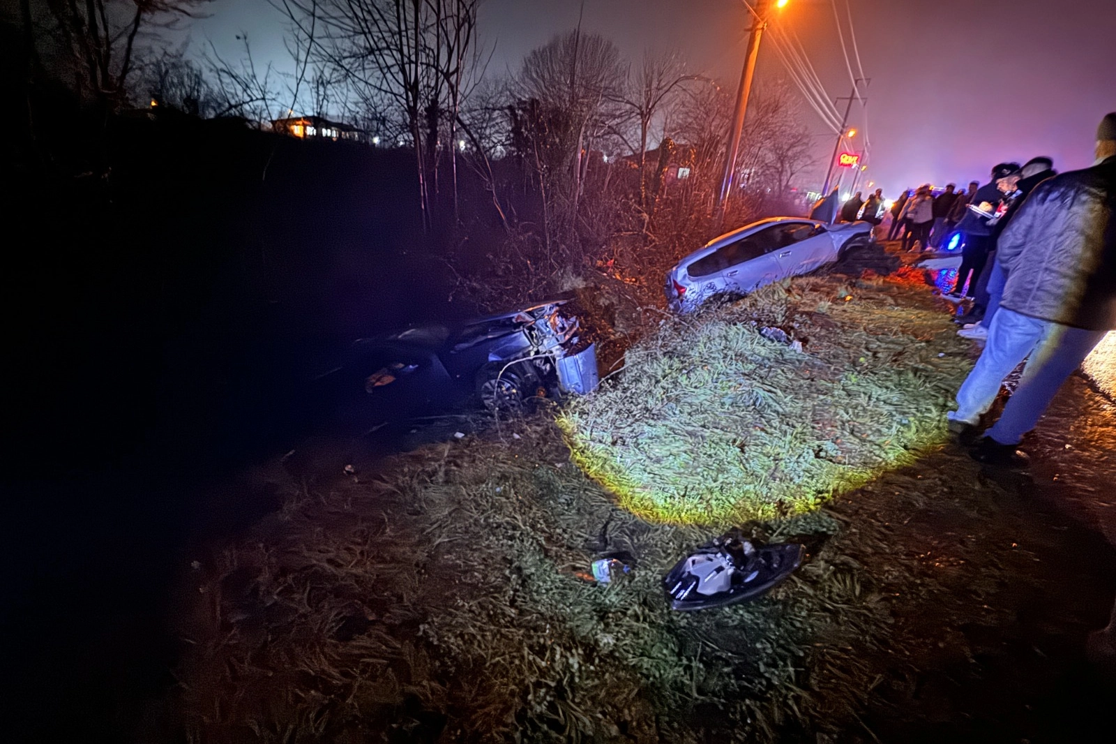 D&uuml;zce&rsquo;de iki otomobil &ccedil;arpıştı: 6 yaralı