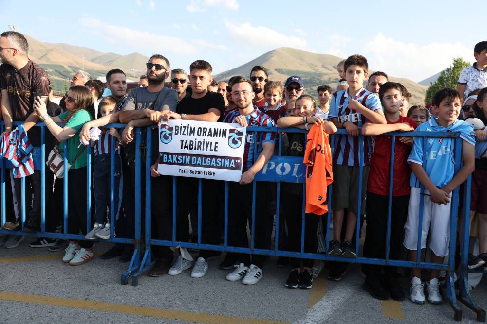 Trabzonspor'un Erzurum kampına taraftarlardan yoğun destek