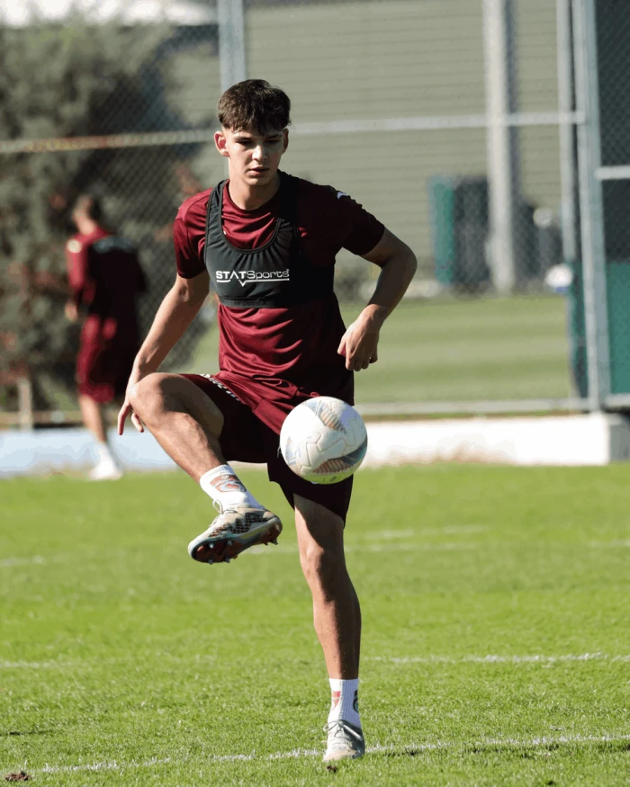 Trabzonspor U19 İstanbul Yolcusu: Galatasaray Derbisi Hazırlıkları Bitti!