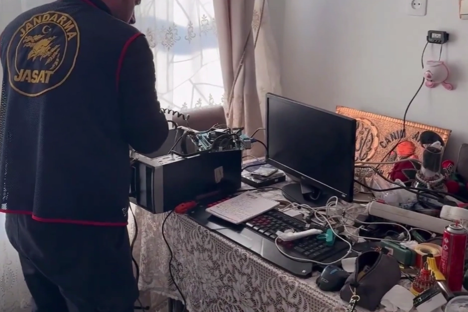 Yasa dışı bahise dev operasyon! 50 milyar TL&rsquo;lik para trafiği ortaya &ccedil;ıktı