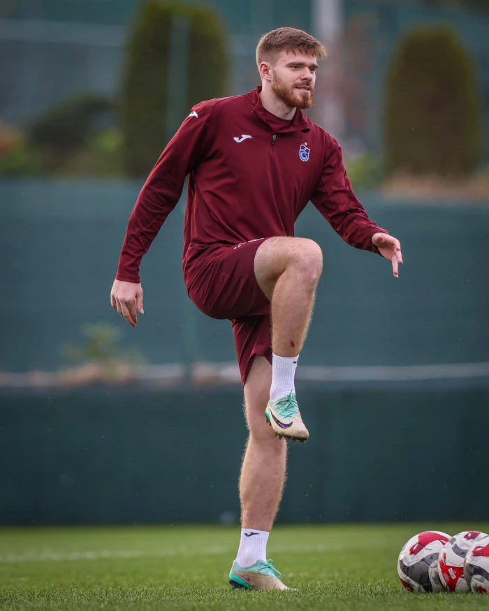 Trabzonspor'da Galatasaray Derbisi Hazırlığı: Taktik ve Pas Çalışması!