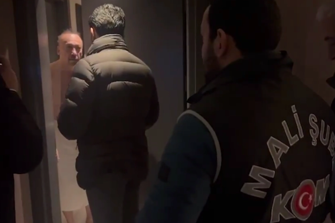 3 ilde yolsuzluk operasyonu... Uşak Belediye Başkanı dahil 11 ş&uuml;pheli g&ouml;zaltında!