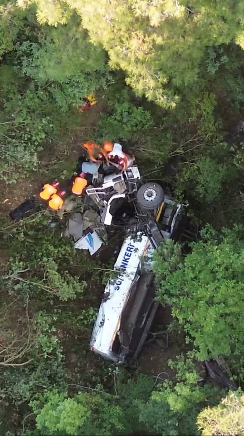 Bursa’daki yangın bölgesi dronla görüntülendi; 1 ölü, 2 yaralı (13)