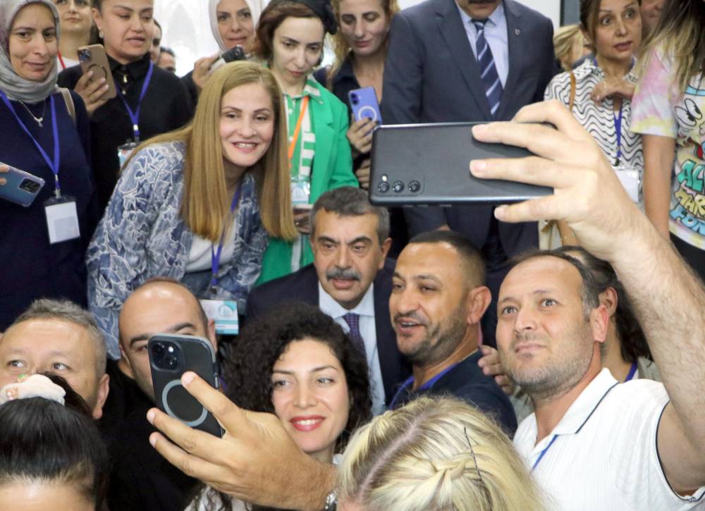 Bakan Tekin: 200 milyon adet ders kitabı çocuklarımızın masasında olacak
