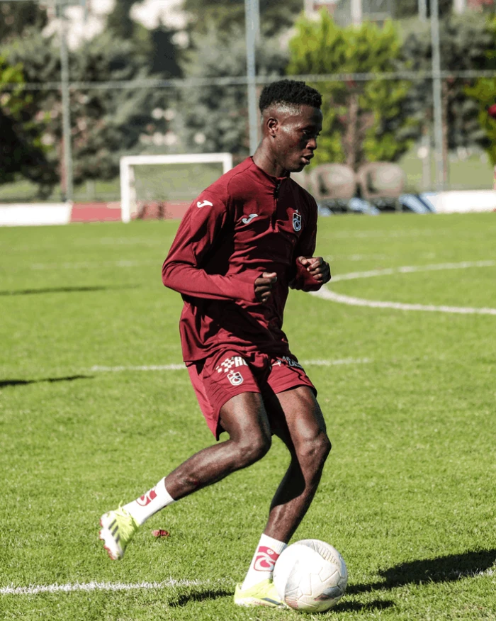 Trabzonspor U19 İstanbul Yolcusu: Galatasaray Derbisi Hazırlıkları Bitti!
