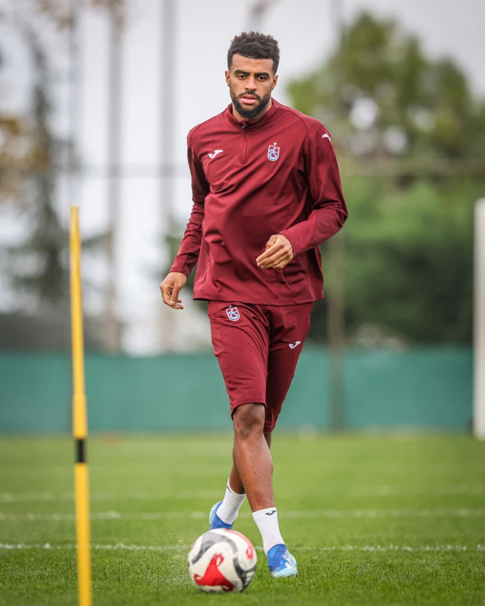 Trabzonspor'da Galatasaray Derbisi Hazırlığı: Taktik ve Pas Çalışması!