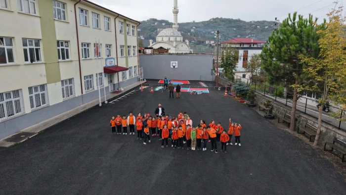Ortahisar’dan Eğitime Çifte Destek: Okul Bahçeleri Şenlendi!