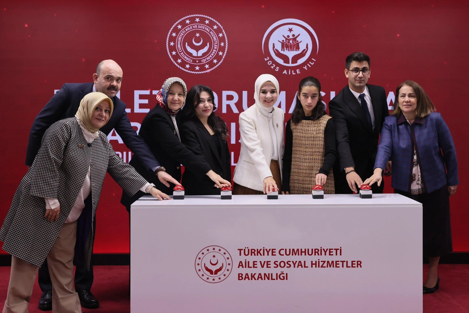 Devlet korumasındaki 65 bin 534 gen&ccedil; kamuya atandı