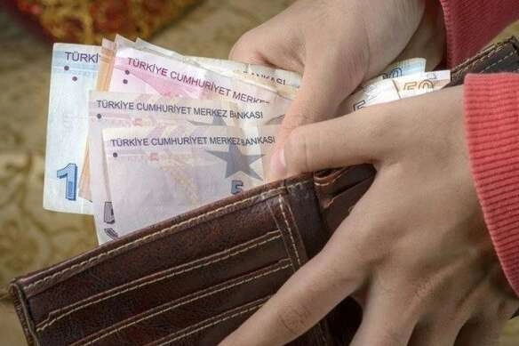 Yoksulluk 2025'te geriledi! En d&uuml;ş&uuml;k yoksulluk &ccedil;ekirdek aile olmayan hanelerde