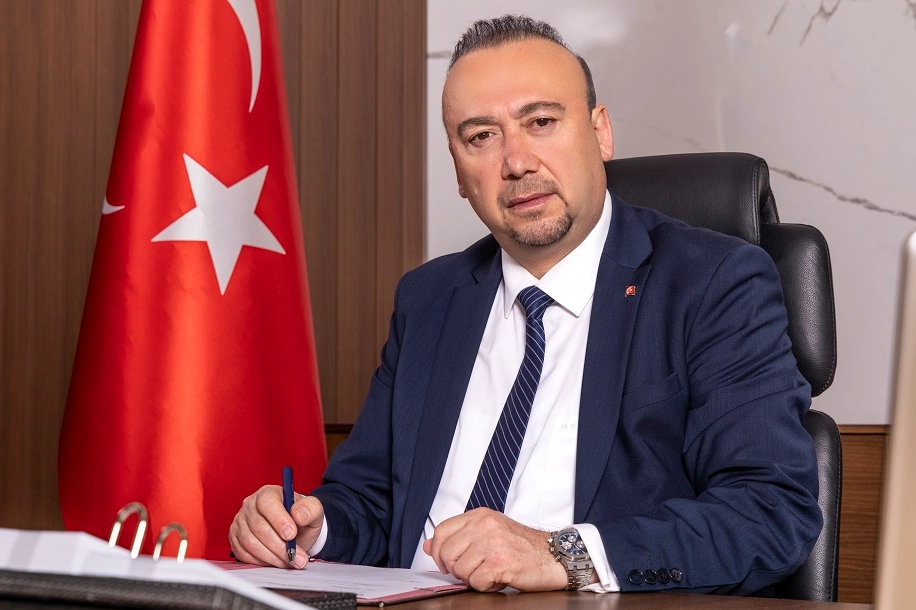 Uşak Belediye Başkanı &Ouml;zkan Yalım g&ouml;revden uzaklaştırıldı