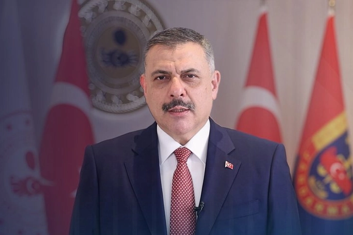 Bakan &Ccedil;ift&ccedil;i&rsquo;den bayram d&ouml;n&uuml;ş&uuml; uyarısı: Yolunuz a&ccedil;ık d&ouml;n&uuml;ş&uuml;n&uuml;z huzurlu olsun