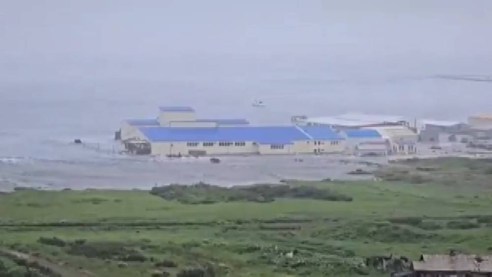 Rusya'da deprem ve tsunamiden etkilenen bölge sakinleri evlerine döndü