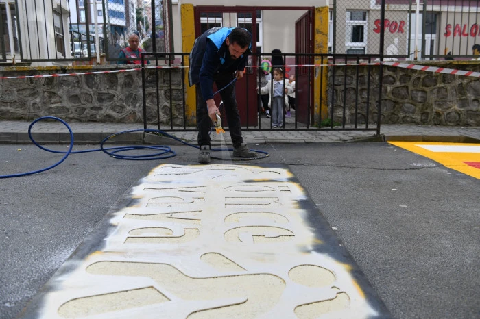 Ortahisar’dan Eğitime Çifte Destek: Okul Bahçeleri Şenlendi!