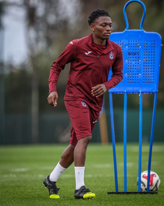 Trabzonspor'da Galatasaray Derbisi Hazırlığı: Taktik ve Pas Çalışması!