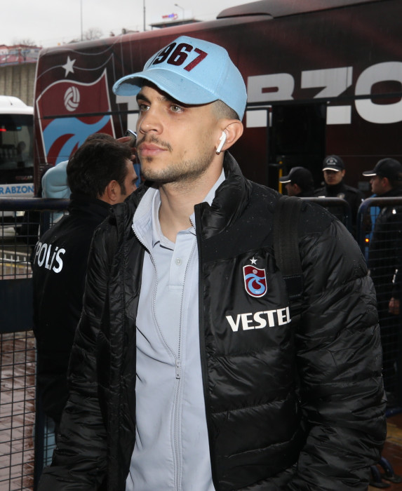 Trabzonspor kafilesi, Antalya'ya gitti