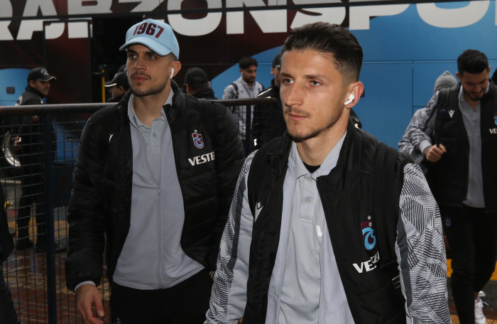 Trabzonspor kafilesi, Antalya'ya gitti